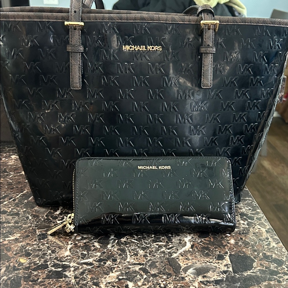 Michael Kors Black Embossed Tote and Wallet Set like new !